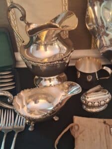 Vintage-Ronson-Crown-Silver-Plated-Table-Lighter-fifth-image