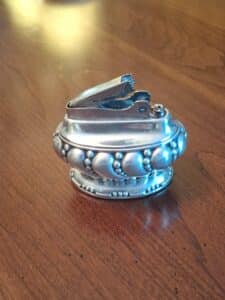 Vintage-Ronson-Crown-Silver-Plated-Table-Lighter-third-image