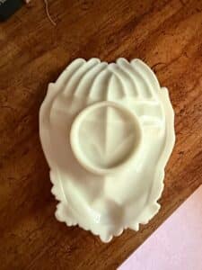 Vintage-Westmoreland-Milk-Glass-Hands-Dish-with-Grapes-and-Leaves-second-image