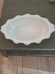 White-Ceramic-Oval-Serving-Platter-with-Scalloped-Edge-and-Floral-Motifs