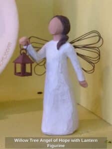 Willow-Tree-Angel-of-Hope-with-Lantern-Figurine