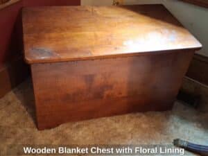 Wooden-Blanket-Chest-with-Floral-Lining