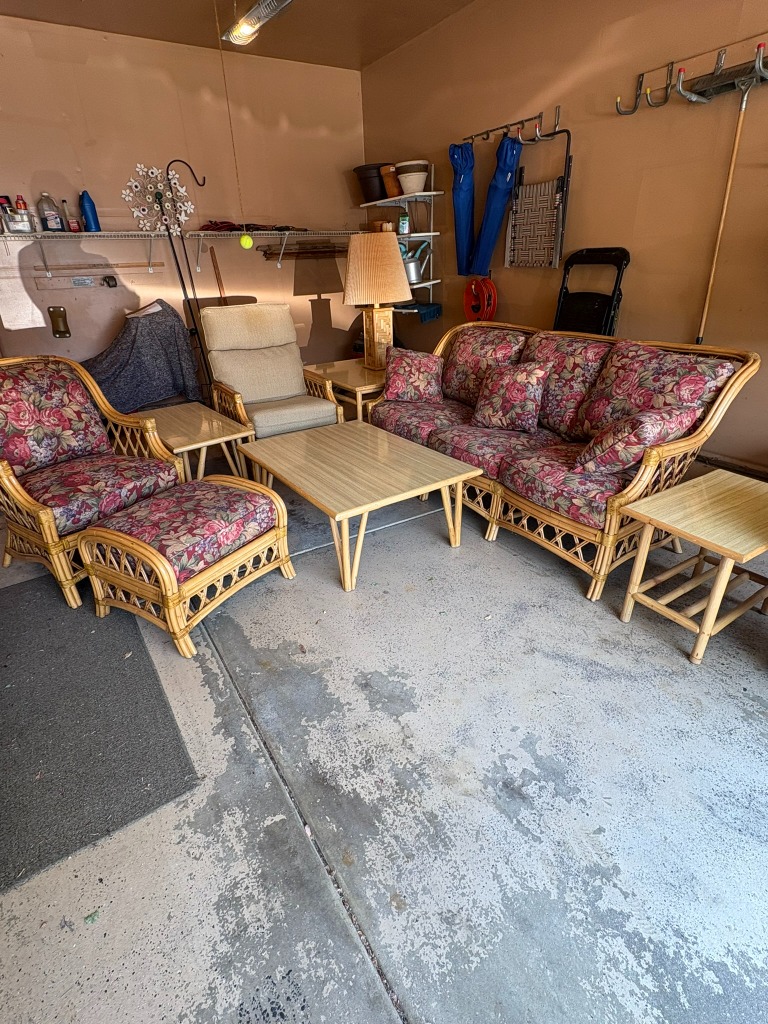Blue Moon Estate Sales – St.Charles | Golf/Kitchen Collectibles, Elegant Dining, Timeless Indoor/Outdoor Furniture, Decor