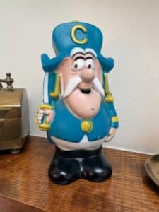 Captain-Crunch-Cereal-Coin-Bank