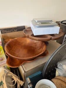 Misc.-Kitchen-Lot-including-Wooden-Bowl-Set-and-Lazy-Susan