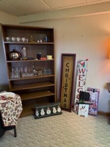 Set-of-Christmas-and-Welcome-Decorative-Signs