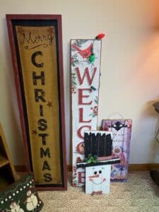 Set-of-Christmas-and-Welcome-Decorative-Signs-second-image