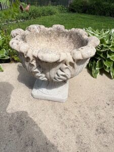 Acanthus-Leaf-Pedestal-Bird-Bath