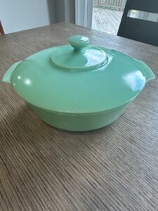 Anchor-Hocking-Fire-King-Jadeite-Casserole-Dish-with-Lid