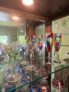 Art-Glass-Martini-and-Champagne-Flutes-Set-with-Stained-Glass-Mosaic-Pattern