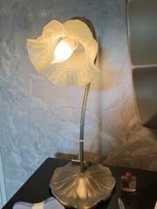 Art-Nouveau-Lily-Pad-Table-Lamp-with-Frosted-Glass-Shade