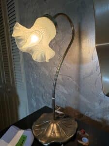 Art-Nouveau-Lily-Pad-Table-Lamp-with-Frosted-Glass-Shade-second-image