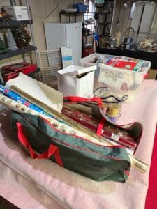 Christmas-Wrapping-Paper-Storage-Bag