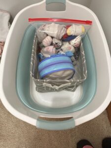 Collapsible-Baby-Bathtub-with-Assorted-Socks-and-Pouch