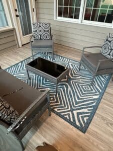 Dark-Gray-Synthetic-Wicker-Patio-Furniture-Set-with-Geometric-Rug