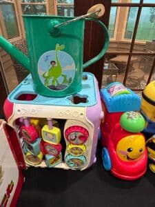 Disneys-The-Good-Dinosaur-Watering-Can-and-Activity-Toy-Set