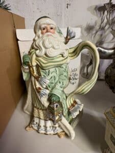 Fitz-and-Floyd-Gregorian-Collection-Santa-Pitcher-and-Sugar-Bowl-Set-fourth-image