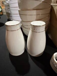 HomeGoods-Stoneware-Dinnerware-Set-with-Gold-Trim-second-image