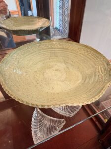 Large-Ceramic-Serving-Bowl-and-VIETRI-Rufolo-Glass-Serving-Bowl-second-image