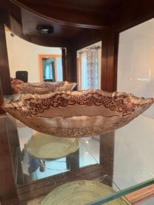 Large-Ceramic-Serving-Bowl-and-VIETRI-Rufolo-Glass-Serving-Bowl-third-image