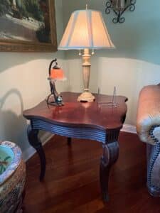 Mahogany-Cabriole-Leg-Accent-Table