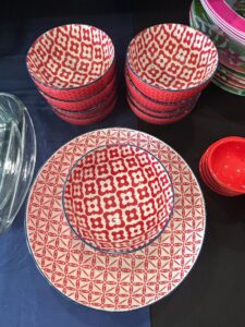 Red-Geometric-Pattern-Ceramic-Dinnerware-Set-by-Dowan-second-image