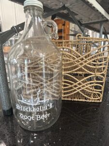 Stockholms-Root-Beer-Glass-Growler