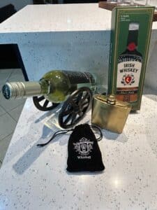 The-Glenlivet-Flask-and-Whiskoff-Wine-Holder-Set