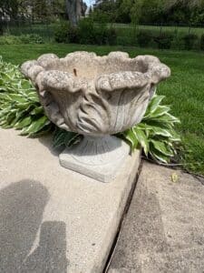 Vintage-Acanthus-Leaf-Pedestal-Planter