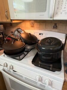 Vintage-Cast-Iron-Dutch-Oven-and-Black-Speckled-Enamel-Roasting-Pan-Set