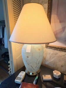 Vintage-Chinoiserie-Floral-Ceramic-Table-Lamp