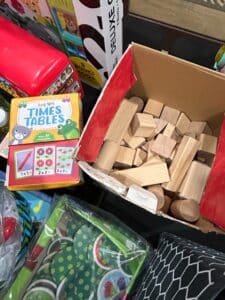 Wooden-Building-Blocks-and-Educational-Flashcards-Set