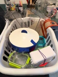 Assorted-Bakeware-and-Food-Storage-Lot-third-image