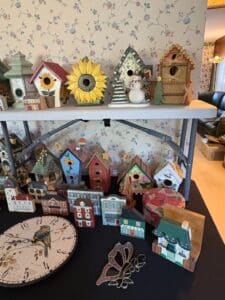Assorted-Decorative-Birdhouses-and-Miniature-Houses-third-image
