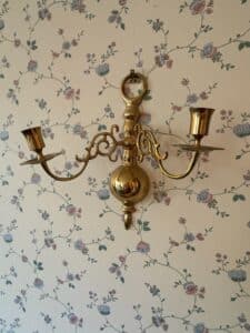 Brass-Colonial-Williamsburg-Style-Double-Candle-Sconce