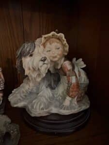 Giuseppe-Armani-Winter-Fun-Figurine-third-image