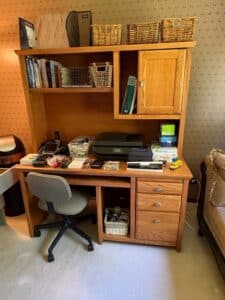 Oak-Wood-Desk-with-Hutch