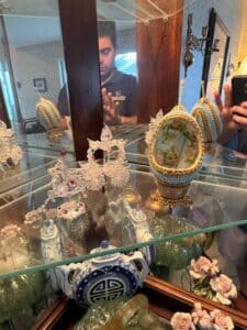 Pulaski-Furniture-Cherry-Corner-Curio-Cabinet-with-Decorative-Glassware-and-Porcelain-third-image