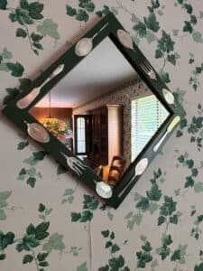 Upcycled-Utensil-Mirror