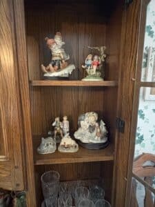 Vintage-Oak-China-Cabinet-and-Hutch-Virginia-House-fourth-image