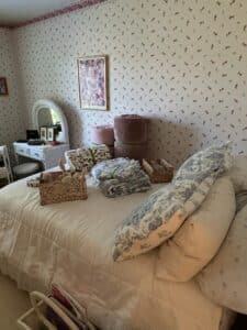 Wicker-Vanity-Table-with-Mirror-and-Stool