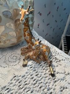 ZEKE-Bejeweled-Enamel-Giraffe-Trinket-Box