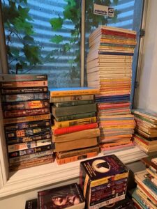 Assorted-Collection-of-Childrens-Books-Featuring-Dr.-Seuss-and-Series-Books-fifth-image