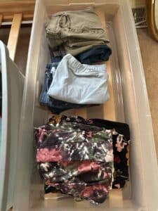 Assorted-Womens-Clothing-Lot-Jeans-Leggings-and-Patterned-Items