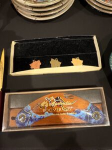 Australian-Boomerang-with-Aboriginal-Art-and-Display-Stand