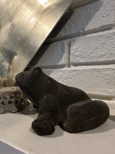 Cast-Iron-Frog-Doorstop