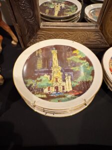 Decorative-Collector-Plates-featuring-Cityscapes-and-Landmarks-second-image