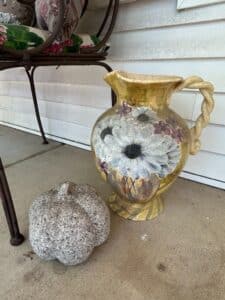 Hand-Painted-Ceramic-Pitcher-with-Twisted-Handle-and-Floral-Motif