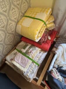 Handmade-Quilts-and-Comforters-Set
