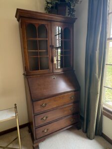 Jasper-Cabinet-Co.-Traditional-Secretary-Desk-with-Hutch
